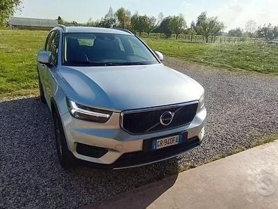 Usata Volvo XC40 Momentum 150 CV (110 kW) 2019 Grigio SUV