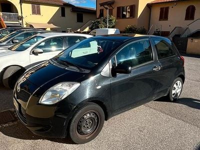 Usata Toyota Yaris 69 CV (50 kW) 2008 Nero Utilitaria