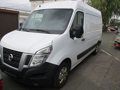 Nissan NV400