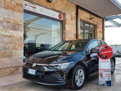 Usata VW Golf VIII Life 110 CV (80 kW) 2021 Nero Berlina