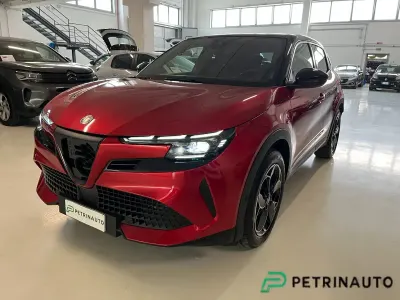 Usata Alfa Romeo Junior 61 kW (84 CV) 2024 Rosso SUV