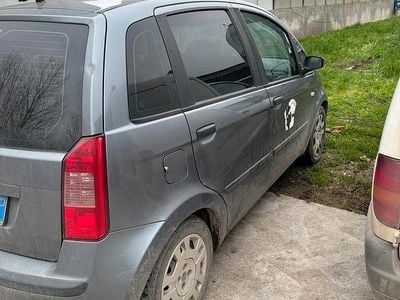 Usata Fiat Idea 95 CV (69 kW) 2004 Grigio Monovolume