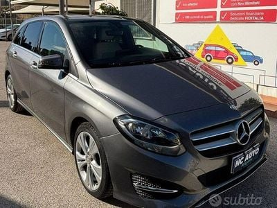 Usata Mercedes B180 Business 109 CV (80 kW) 2016 Grigio Monovolume