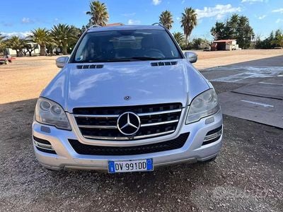 Begagnad Mercedes ML320 225 HK (165 kW) 2008 Grå SUV