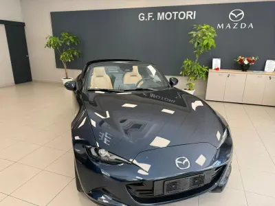 Nuova Mazda MX5 Kazari 131 CV (96 kW) 2026 Blu Cabrio