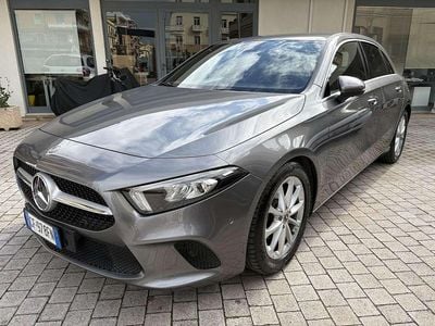 Usata Mercedes A180 Premium 116 CV (85 kW) 2020 Grigio Berlina