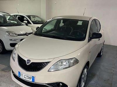 Usata Lancia Ypsilon Gold 95 CV (69 kW) 2016 Utilitaria