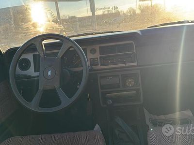 Usata Ford Taunus 63 CV (46 kW) 1982 Grigio Berlina