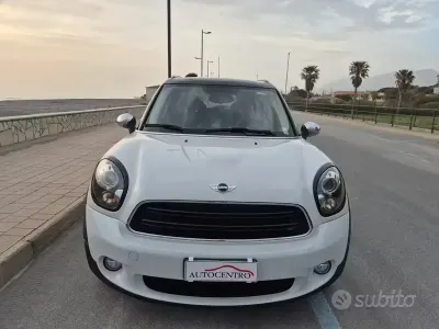 Usata Mini Cooper D Countryman Business 111 CV (81 kW) 2016 Bianco SUV