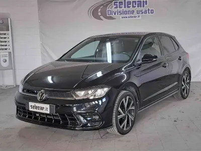 Usata VW Polo R-line 95 CV (69 kW) 2023 2t nero perlato Utilitaria