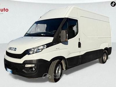 Usata Iveco Daily 126 CV (92 kW) 2016 Bianco