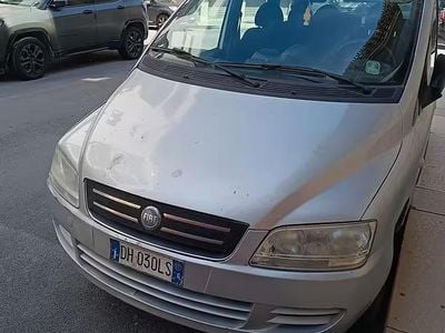 Usata Fiat Multipla 103 CV (75 kW) 2007 Grigio Monovolume