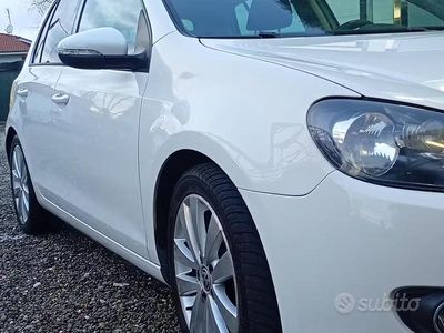 Usata VW Golf VI 105 CV (77 kW) 2011 Bianco Utilitaria