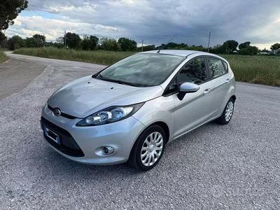 Usata Ford Fiesta Titanium 82 CV (60 kW) 2011 Grigio Utilitaria