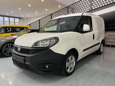 Usata Fiat Doblò Lounge 95 CV (69 kW) 2021 Bianco Monovolume
