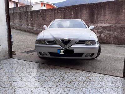 Usata Alfa Romeo 166 205 CV (150 kW) 2000 Grigio Berlina