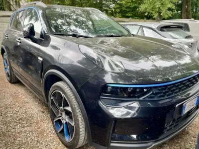 Usata Lynk & Co 01