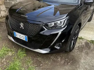 Usata Peugeot 2008 Allure 102 CV (75 kW) 2021 SUV