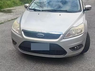 Begagnad Ford Focus 90 HK (66 kW) 2007 Grå Kombi