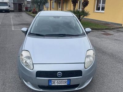 Grigio Usata 2007 Fiat Grande Punto Active Utilitaria | 2200 € (Buon prezzo)