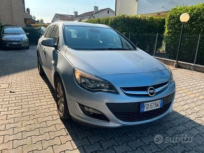 Usata Opel Astra 136 CV (100 kW) 2014 Grigio Station wagon