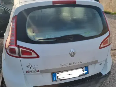 Usata Renault Scenic E-Tech 115 CV (84 kW) 2011 Bianco Monovolume