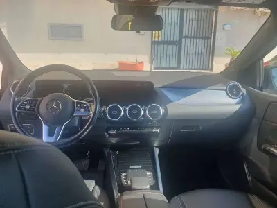 Usata Mercedes B180 116 CV (85 kW) 2022 Nero Utilitaria