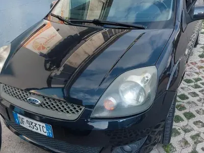 Usata Ford Fiesta 75 CV (55 kW) 2007 Utilitaria