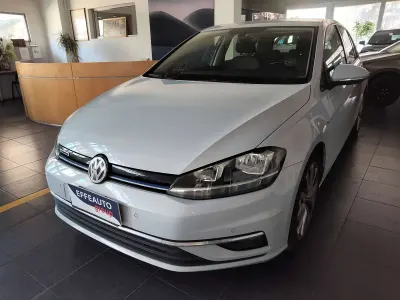 Usata VW Golf VII Highline 131 CV (96 kW) 2018 White silver Berlina