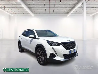 Usata Peugeot 2008 Allure 131 CV (96 kW) 2021 Bianco pastello SUV