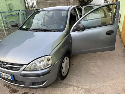 Brugt Opel Corsa Sport 60 HK (44 kW) 2005 Grå Hatchback