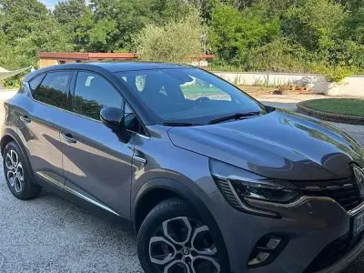Usata Renault Captur Techno 101 CV (74 kW) 2023 Grigio SUV