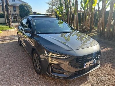 Usata Ford Focus 125 CV (91 kW) 2022 Grigio Station wagon