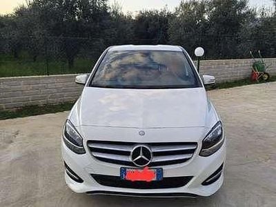 Usata Mercedes B180 109 CV (80 kW) 2015 Monovolume