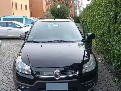 Usata Fiat Sedici Dynamic 120 CV (88 kW) 2011 Nero SUV