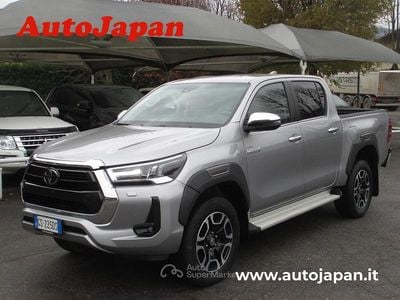 Usata Toyota HiLux Executive 204 CV (150 kW) 2023 Argento Pick-up