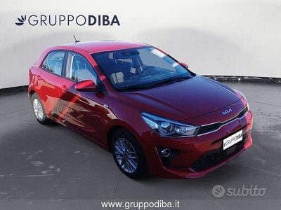 Käytetty Kia Rio Style 84 HP (61 kW) 2022 Punainen Sedan