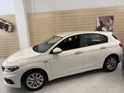Usata Fiat Tipo Lounge 95 CV (69 kW) 2017 Bianco Berlina