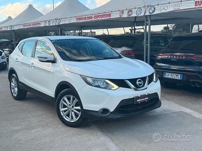 Usata Nissan Qashqai Acenta 110 CV (80 kW) 2016 Bianco SUV