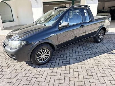 Usata Fiat Strada 84 CV (61 kW) 2012 Nero Pick-up