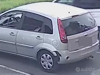 Usata Ford Fiesta 58 CV (42 kW) 2007 Grigio Utilitaria
