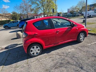 Usata Toyota Aygo Sol 68 CV (50 kW) 2009 Rosso Utilitaria