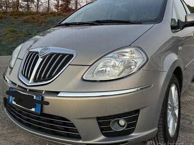 Usata Lancia Musa S 95 CV (69 kW) 2010 Grigio Monovolume