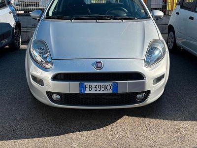 Usata Fiat Punto Lounge 85 CV (62 kW) 2015 Argento Berlina