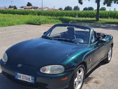Usata Mazda MX5 110 CV (80 kW) 2001 Verde Cabrio