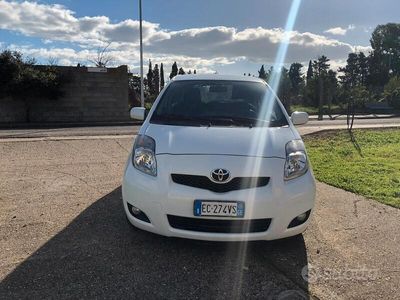 usata Toyota Yaris 1.0 neopatentati