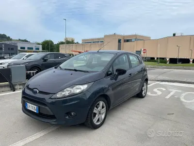 Begagnad Ford Fiesta 70 HK (51 kW) 2011 Sedan