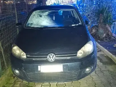 Usata VW Golf VI 105 CV (77 kW) 2011 Verde Utilitaria