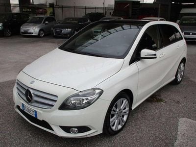 Usata Mercedes B180 Premium 109 CV (80 kW) 2013 Bianco Utilitaria