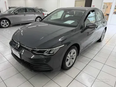 Usata VW Golf VII Life 150 CV (110 kW) 2021 Grigio Utilitaria